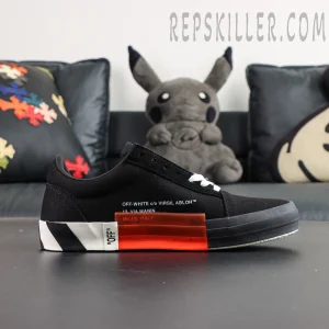 Off-White Vulc Low Top 'Black'3.jpg