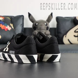 Off-White Vulc Low Top 'Black'6.jpg